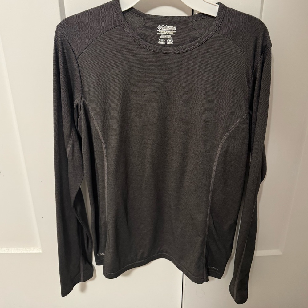 Columbia long sleeve shirt
